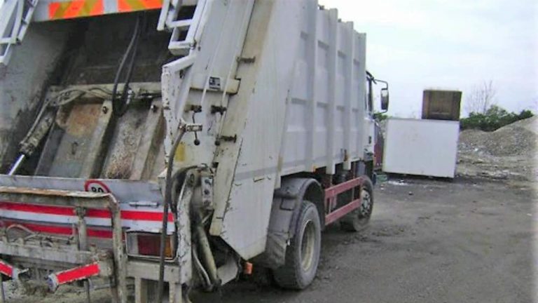 camion rifiuti